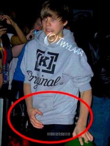 JUSTIN BIEBER BONER Caught on Camera! OMG! HAHAHAHA!