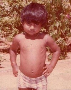 I was shocked when I saw this photo of Salman Khan!! :O
